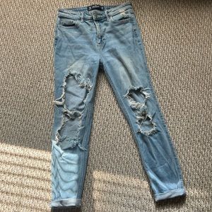 Hollister high rise super skinny crop vintage strecth jeans with holes